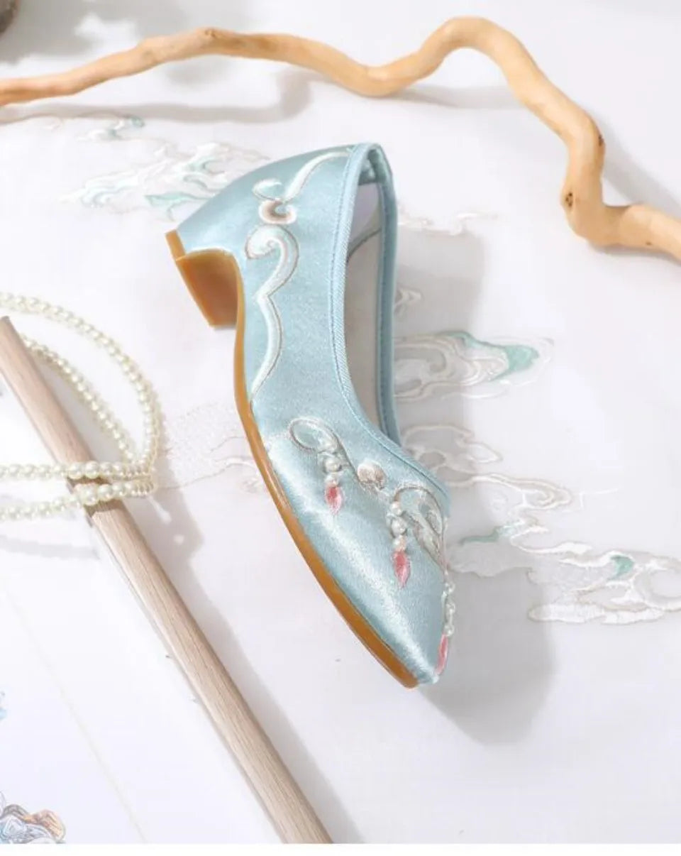 Ladies Pointed Toe Embroidered Slip On Pumps Chinese Style Breathable Retro Loafers Women Spring Summer Dress Shoe