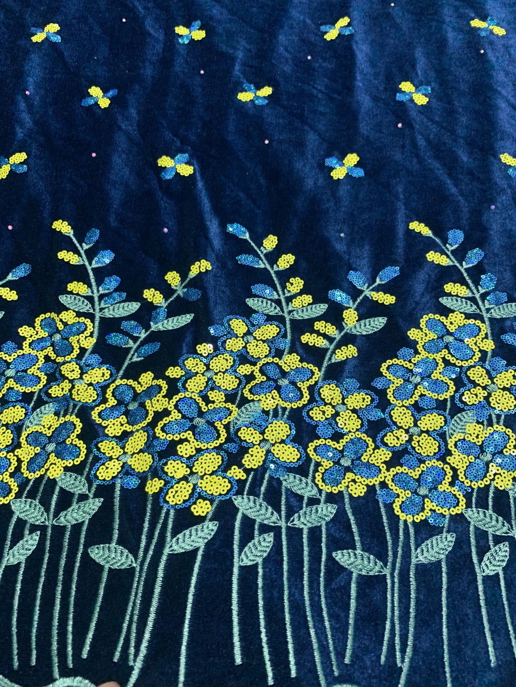 2023 New African Velvet Lace Fabric 5 Yards High Quality Wedding Dress Luxury Sequins Embroidery Nigerian Lace Fabric