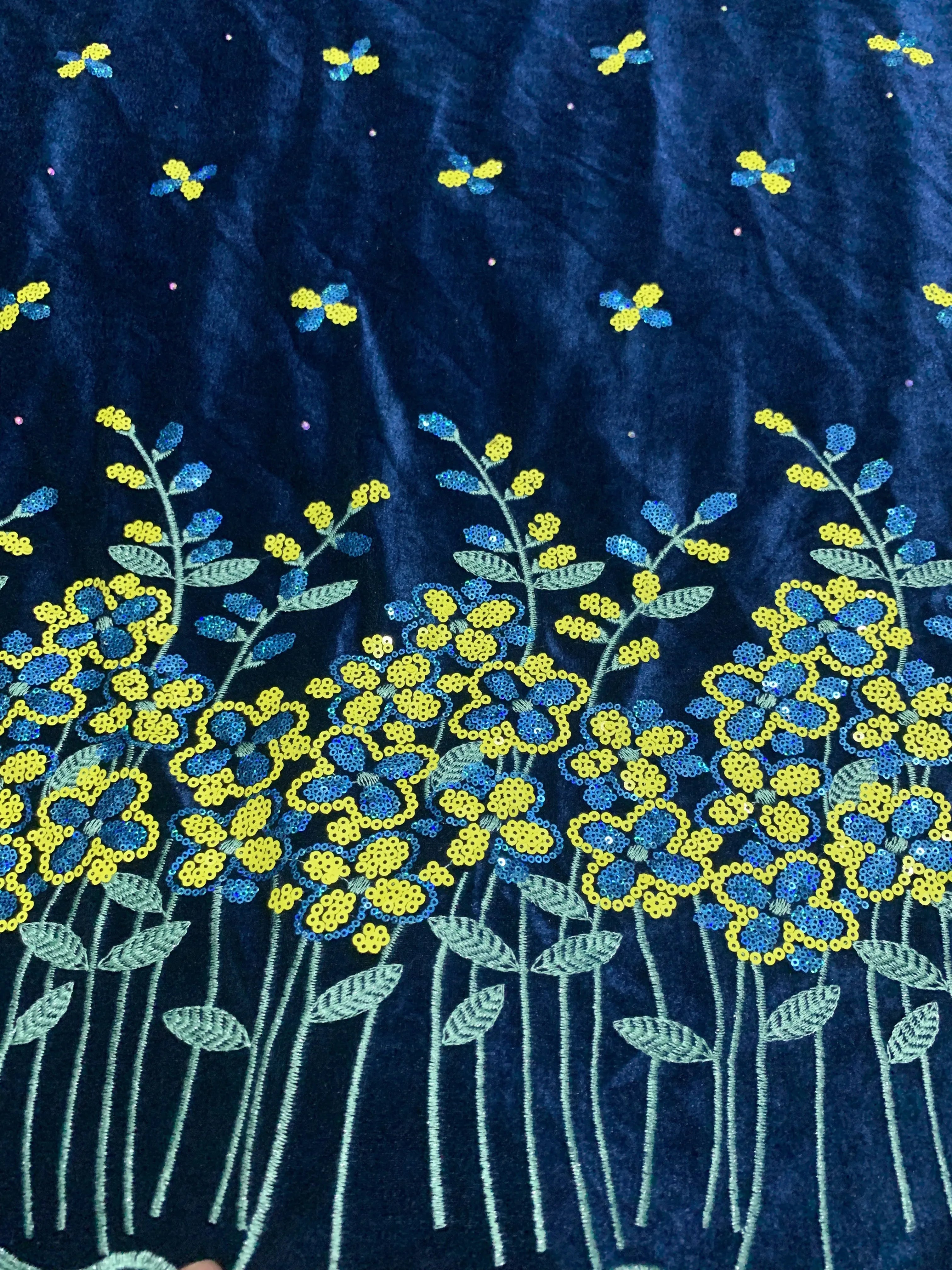 2023 New African Velvet Lace Fabric 5 Yards High Quality Wedding Dress Luxury Sequins Embroidery Nigerian Lace Fabric