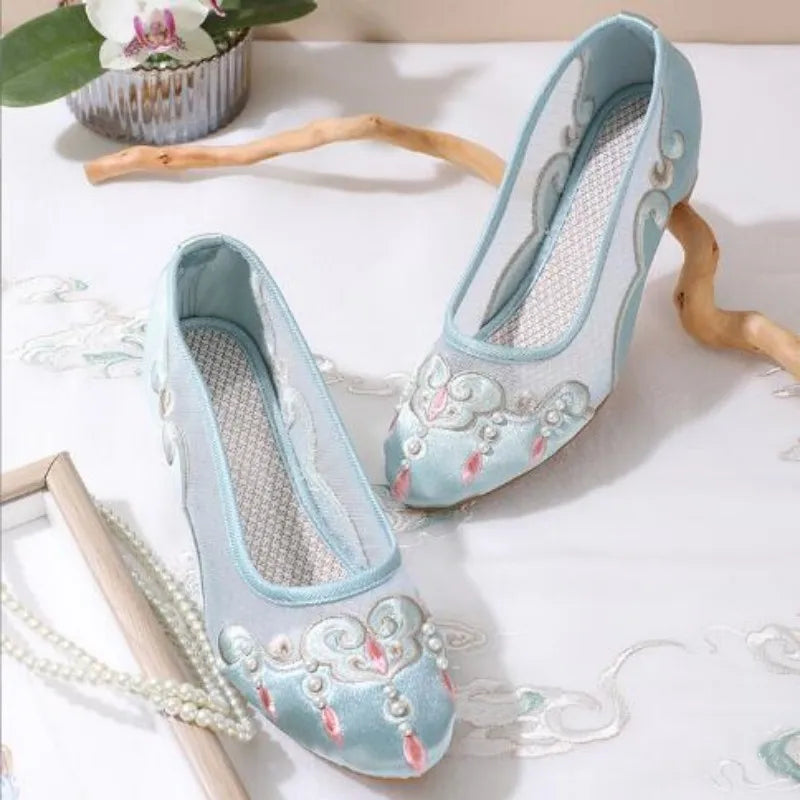 Ladies Pointed Toe Embroidered Slip On Pumps Chinese Style Breathable Retro Loafers Women Spring Summer Dress Shoe