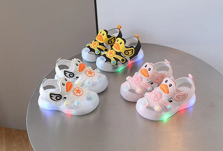 Sandals Kids Shoe Colorful Boys Girls with Light on Kids Sandals Soft Soled Casual Style Shoe Sneakers Kids сандалии для девочек