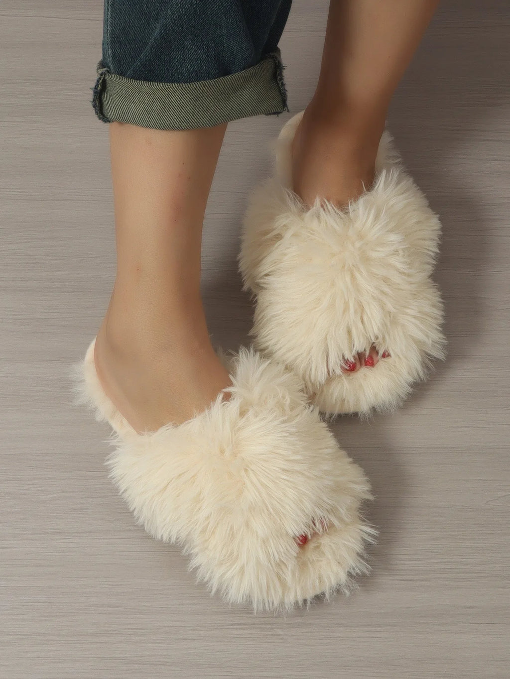 Luxury Women Fashion Home Slippers 2025 New Female Flip Flops Fluffy Shoes Cross Design Slides Ladies Soft Warm Plush Slipper