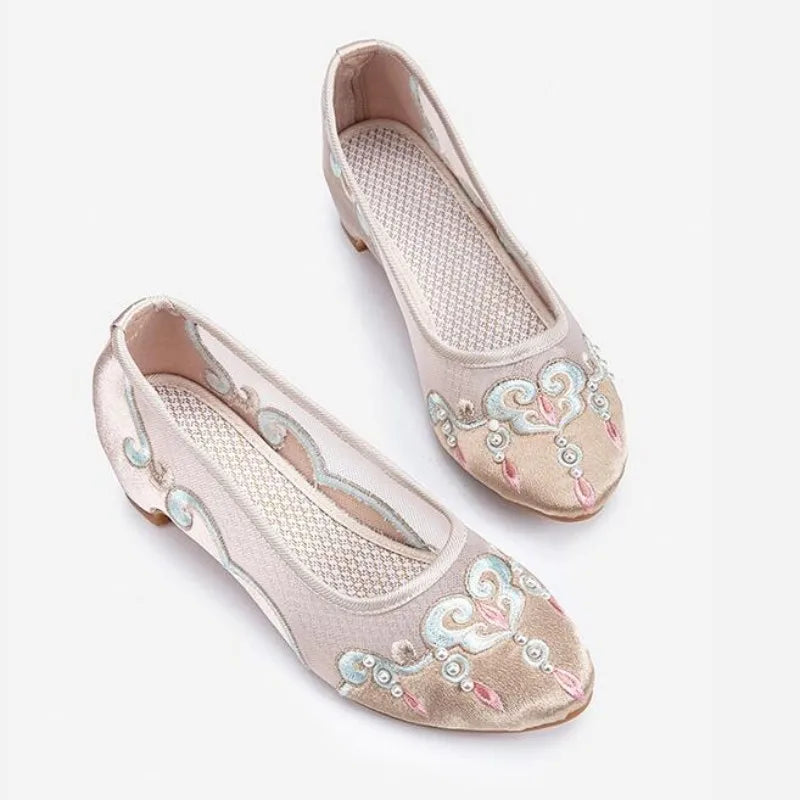 Ladies Pointed Toe Embroidered Slip On Pumps Chinese Style Breathable Retro Loafers Women Spring Summer Dress Shoe