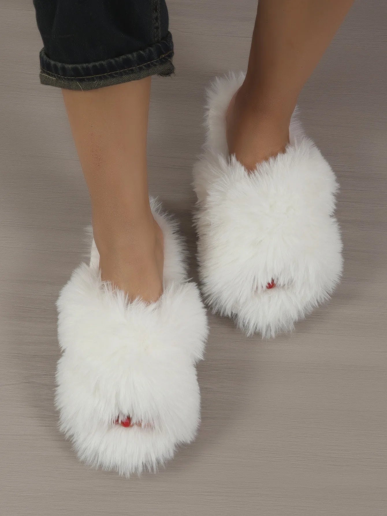 Luxury Women Fashion Home Slippers 2025 New Female Flip Flops Fluffy Shoes Cross Design Slides Ladies Soft Warm Plush Slipper