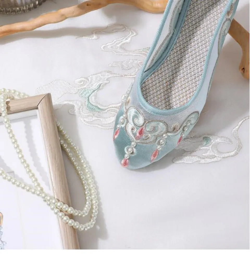 Ladies Pointed Toe Embroidered Slip On Pumps Chinese Style Breathable Retro Loafers Women Spring Summer Dress Shoe