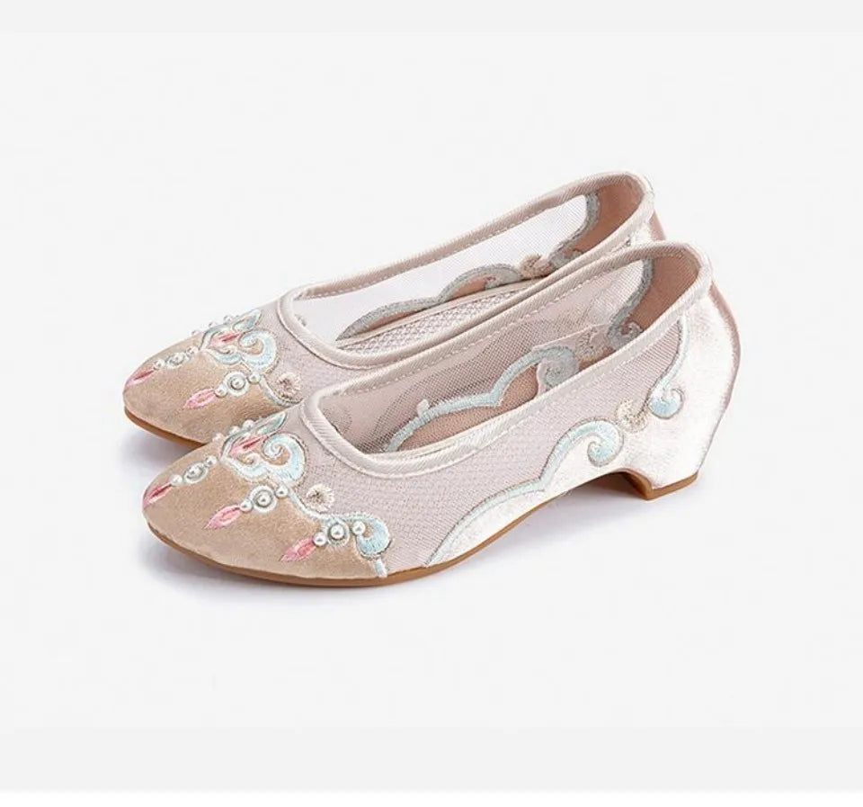 Ladies Pointed Toe Embroidered Slip On Pumps Chinese Style Breathable Retro Loafers Women Spring Summer Dress Shoe