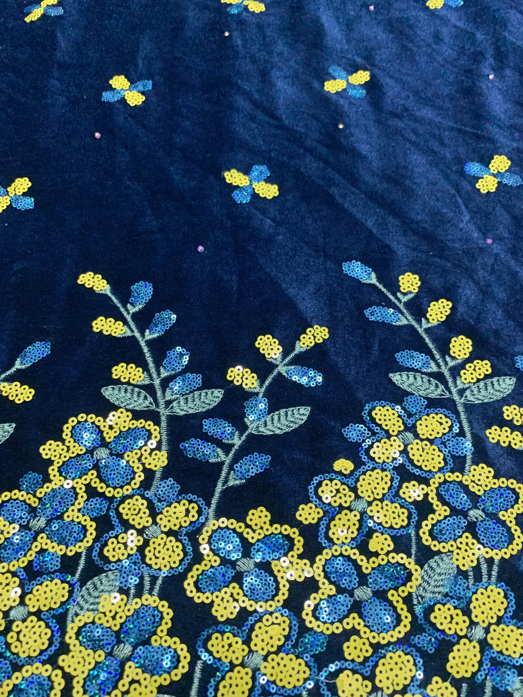 2023 New African Velvet Lace Fabric 5 Yards High Quality Wedding Dress Luxury Sequins Embroidery Nigerian Lace Fabric