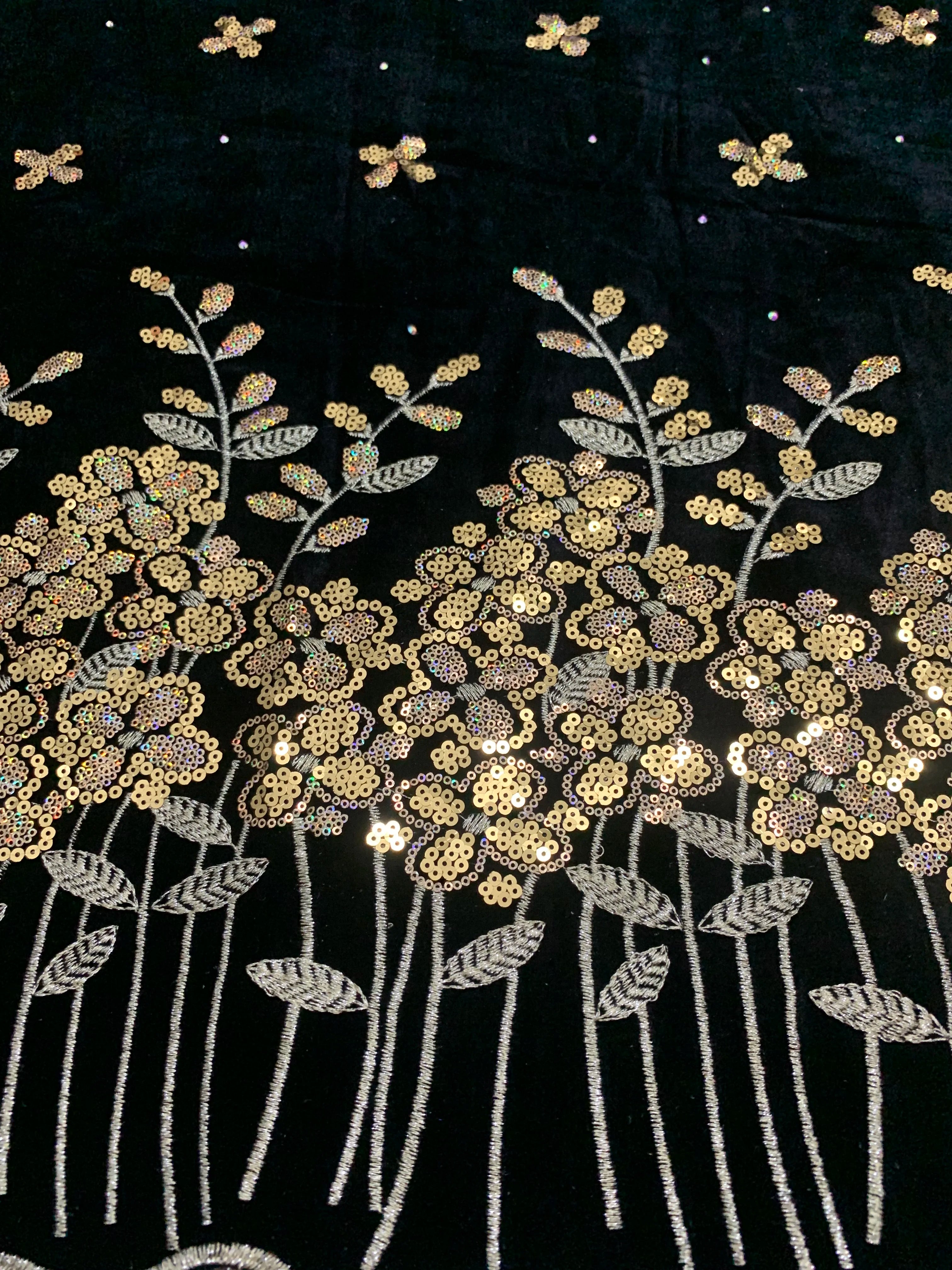 2023 New African Velvet Lace Fabric 5 Yards High Quality Wedding Dress Luxury Sequins Embroidery Nigerian Lace Fabric