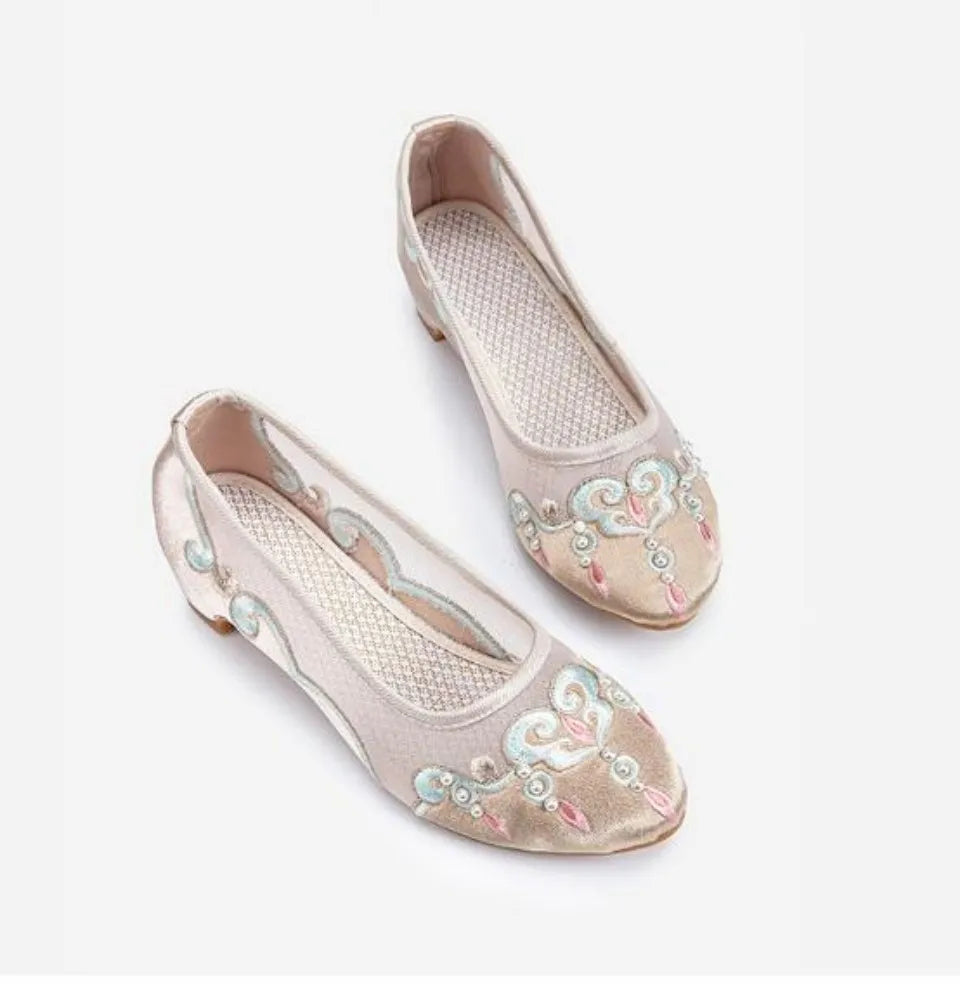 Ladies Pointed Toe Embroidered Slip On Pumps Chinese Style Breathable Retro Loafers Women Spring Summer Dress Shoe