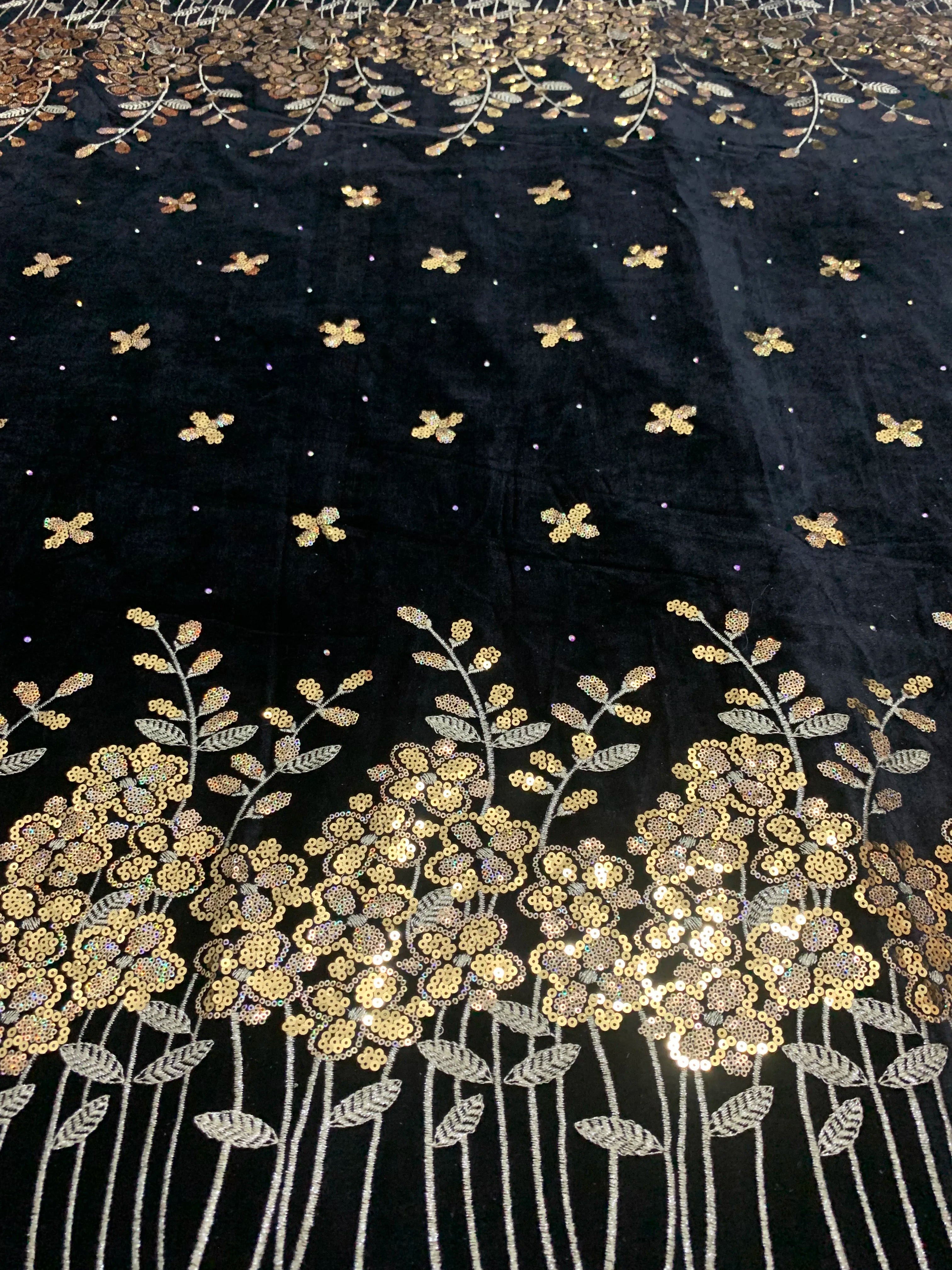 2023 New African Velvet Lace Fabric 5 Yards High Quality Wedding Dress Luxury Sequins Embroidery Nigerian Lace Fabric