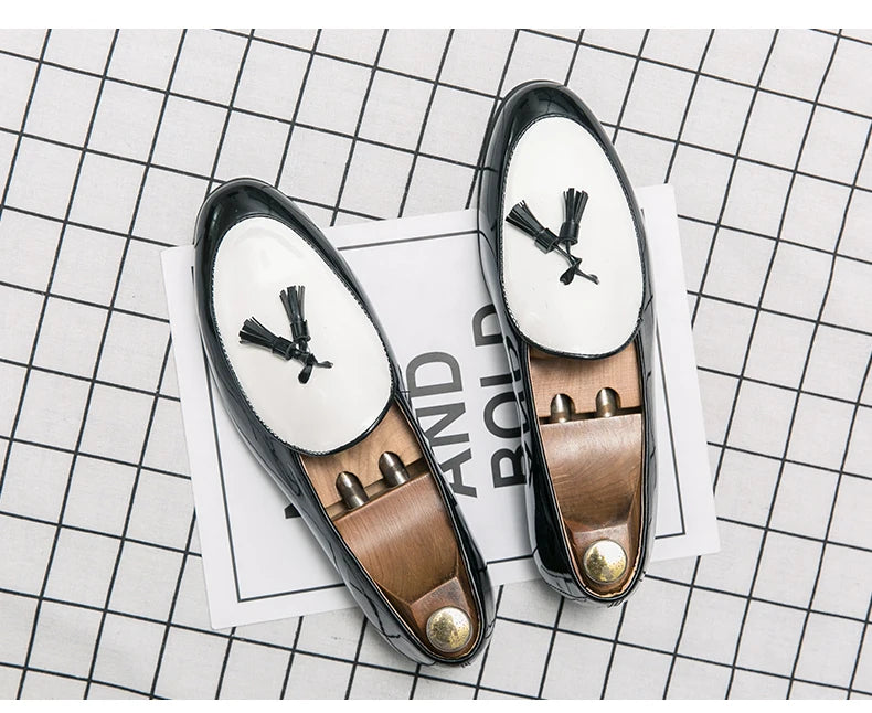 LUXURY ITALIAN LOAFERS MEN DRESS SHOES FASHION HAND-MADE SLIP ON TASSEL LOAFERS WEDDING OFFICE SHOES CASUAL MEN SHOES LEATHER