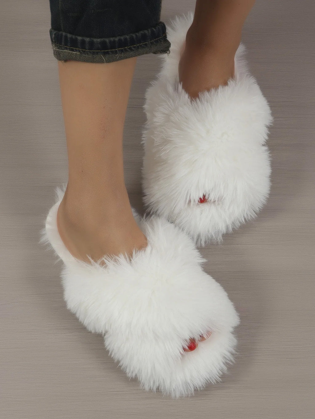 Luxury Women Fashion Home Slippers 2025 New Female Flip Flops Fluffy Shoes Cross Design Slides Ladies Soft Warm Plush Slipper