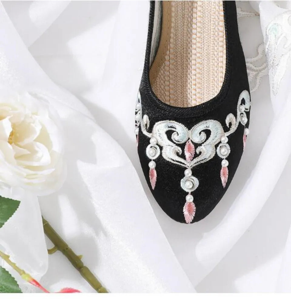 Ladies Pointed Toe Embroidered Slip On Pumps Chinese Style Breathable Retro Loafers Women Spring Summer Dress Shoe