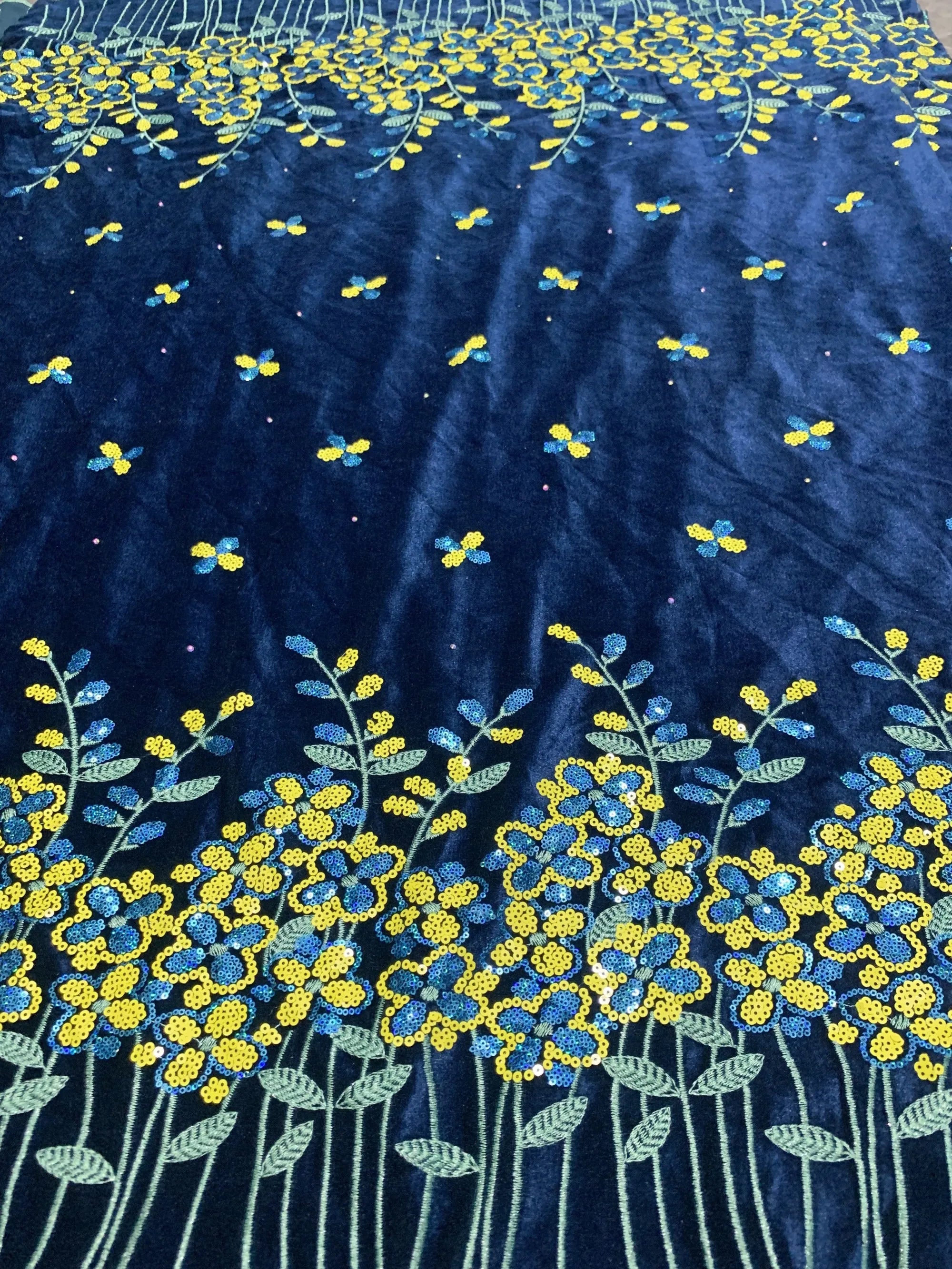 2023 New African Velvet Lace Fabric 5 Yards High Quality Wedding Dress Luxury Sequins Embroidery Nigerian Lace Fabric