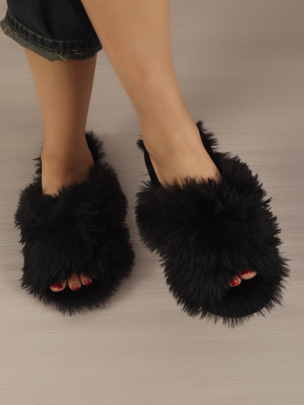 Luxury Women Fashion Home Slippers 2025 New Female Flip Flops Fluffy Shoes Cross Design Slides Ladies Soft Warm Plush Slipper