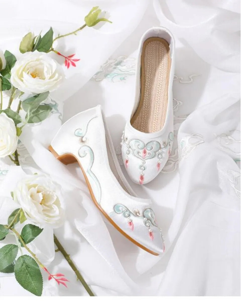 Ladies Pointed Toe Embroidered Slip On Pumps Chinese Style Breathable Retro Loafers Women Spring Summer Dress Shoe