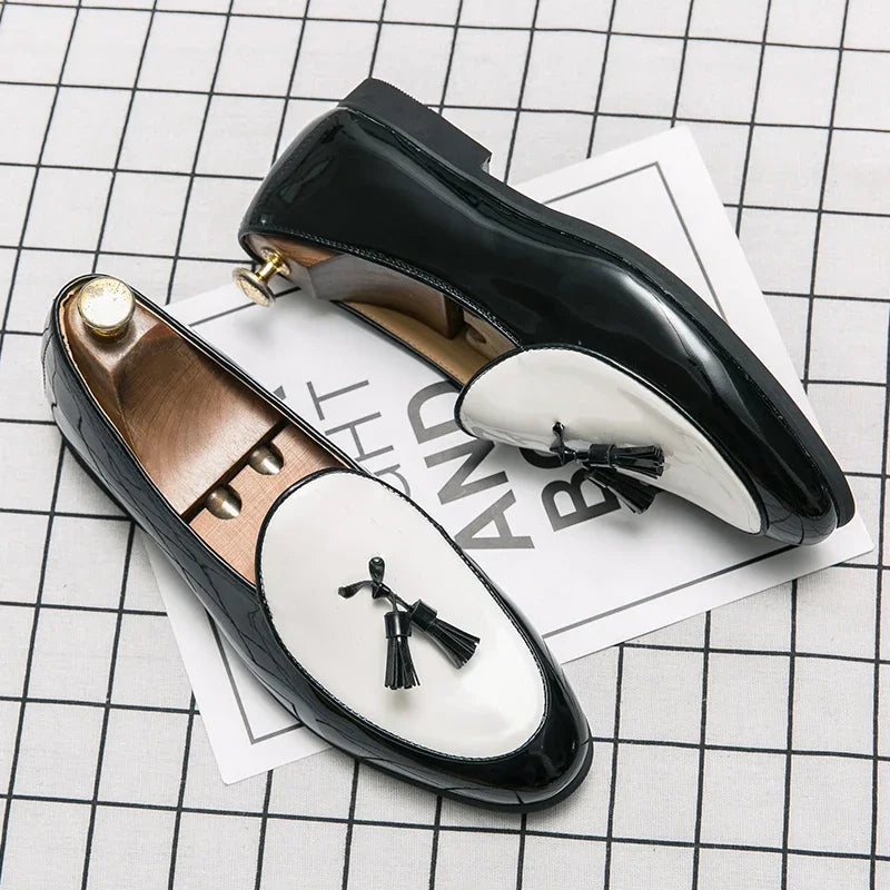 LUXURY ITALIAN LOAFERS MEN DRESS SHOES FASHION HAND-MADE SLIP ON TASSEL LOAFERS WEDDING OFFICE SHOES CASUAL MEN SHOES LEATHER