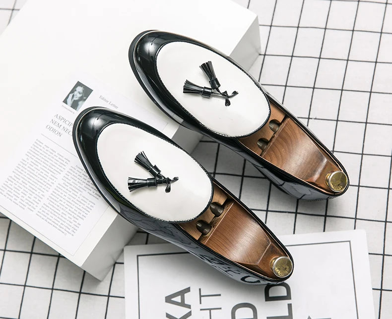 LUXURY ITALIAN LOAFERS MEN DRESS SHOES FASHION HAND-MADE SLIP ON TASSEL LOAFERS WEDDING OFFICE SHOES CASUAL MEN SHOES LEATHER