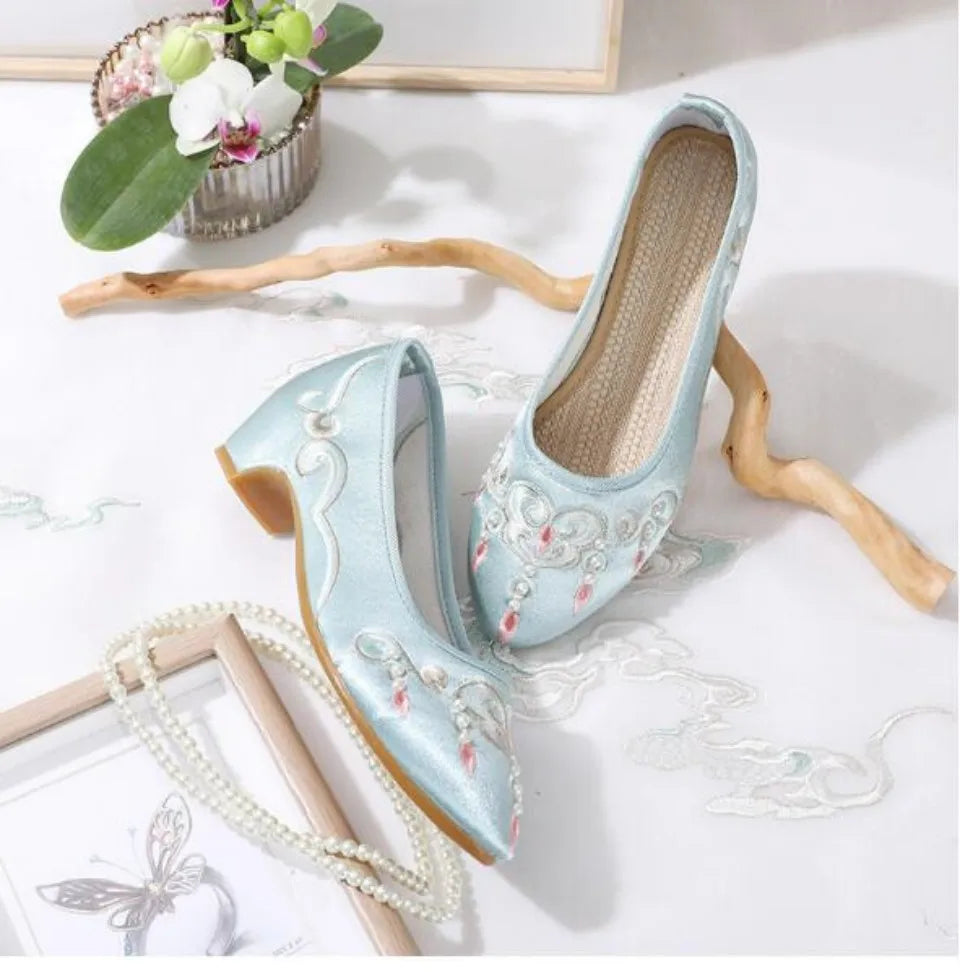 Ladies Pointed Toe Embroidered Slip On Pumps Chinese Style Breathable Retro Loafers Women Spring Summer Dress Shoe
