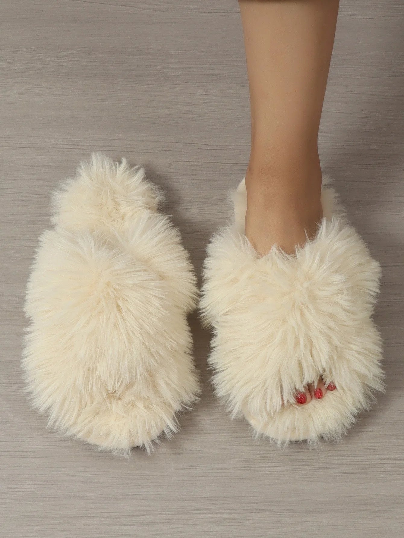 Luxury Women Fashion Home Slippers 2025 New Female Flip Flops Fluffy Shoes Cross Design Slides Ladies Soft Warm Plush Slipper